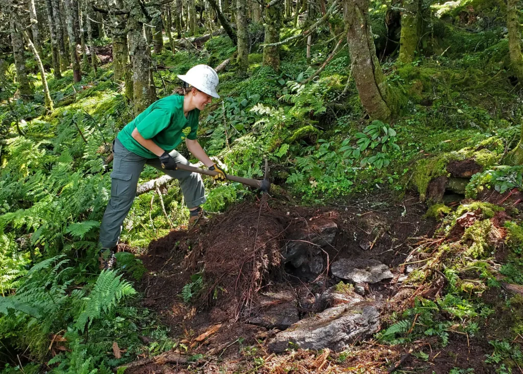 Burrows-Trail-Caretaker-Help_August-2022_Anna-Gardner-23-copy-scaled